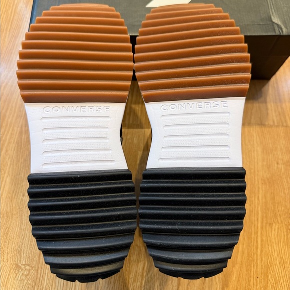 Converse Run Star Hike High Top Black White Gum Men’s 10 Women’s 11.5 New W/Box - Picture 11 of 11